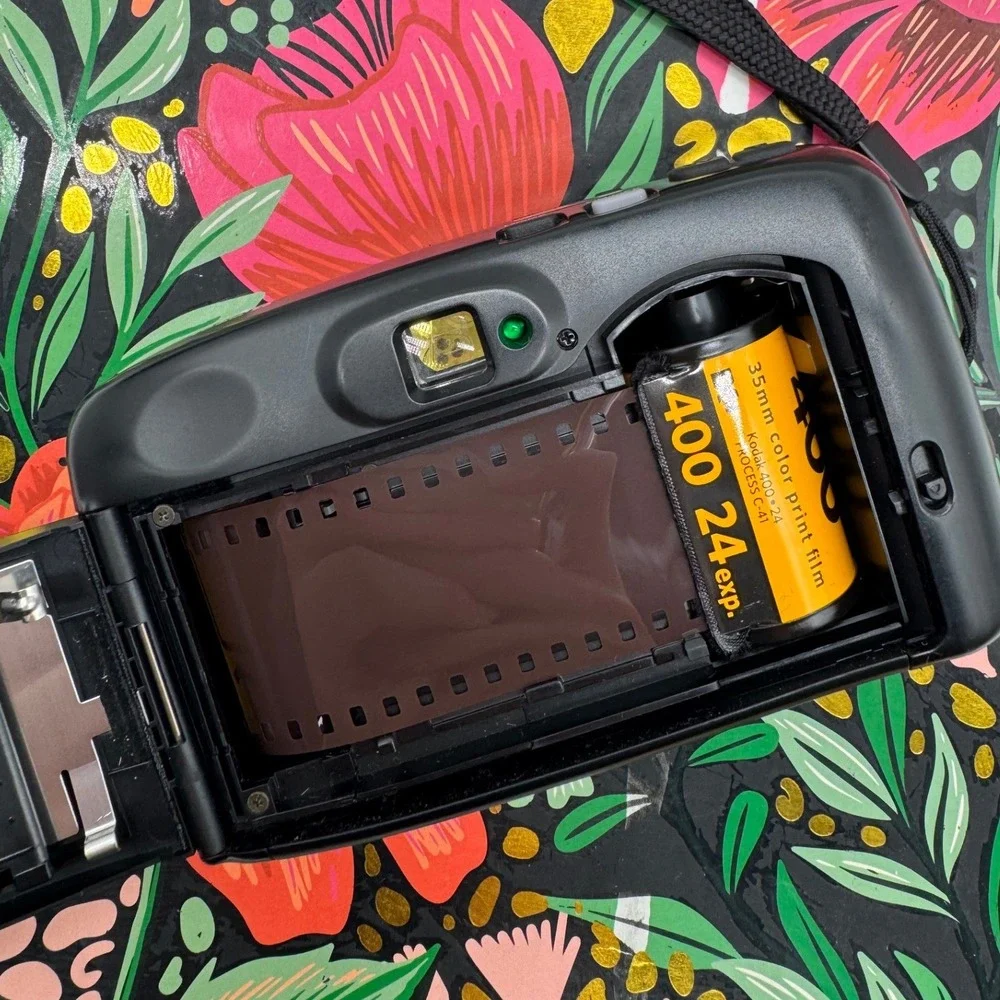 Kodak Star Zoom 70 35mm Film Camera AF 35-70mm Lens Vintage Point and Shoot